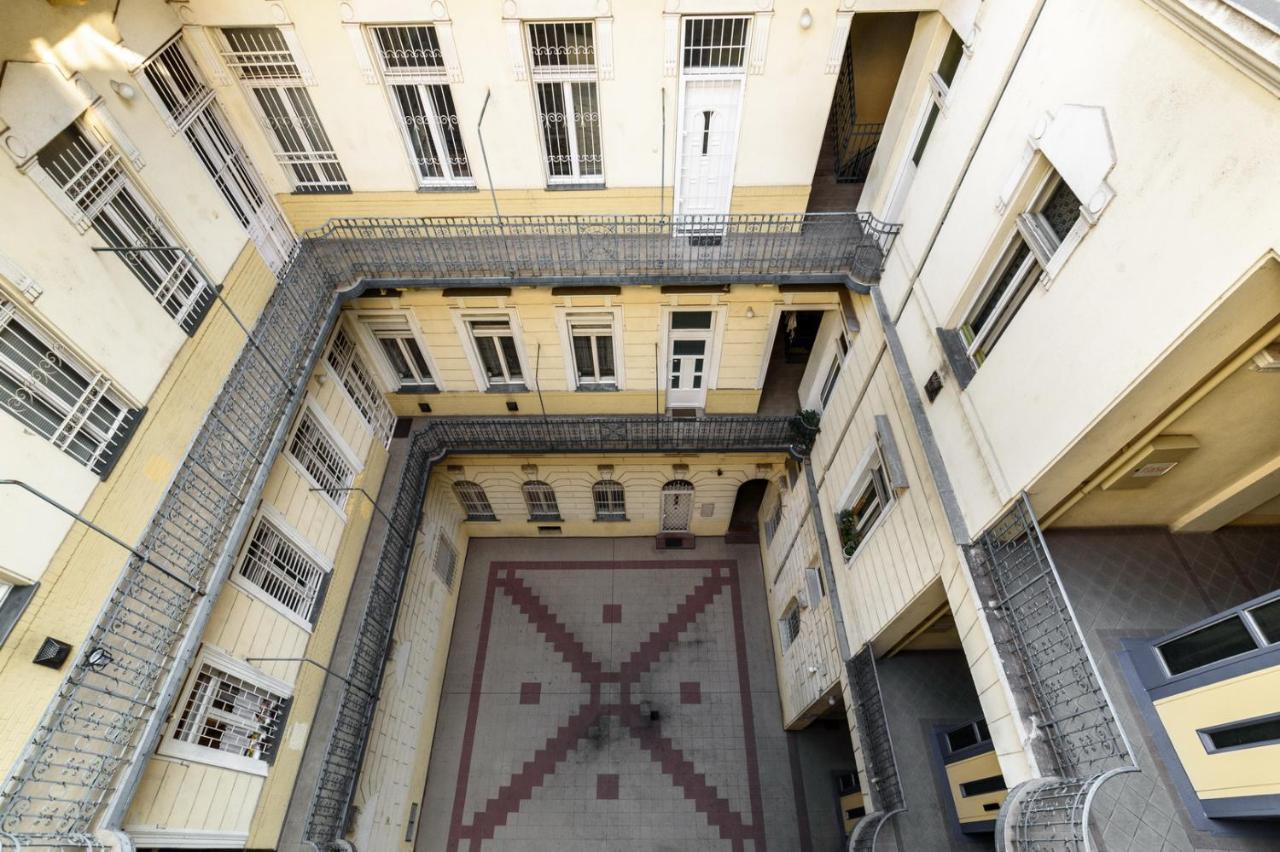 View To The Roofs Luxury Apartment With 2 Bedrooms Budapest Exterior photo